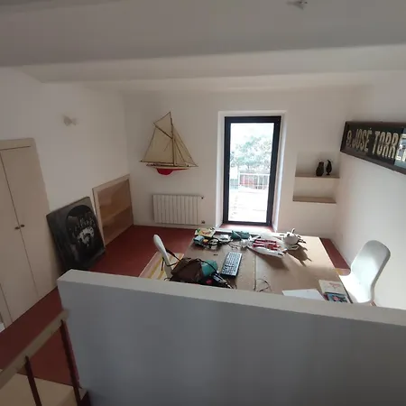 Nyaraló Emporda's Classic Townhouse Charm *
