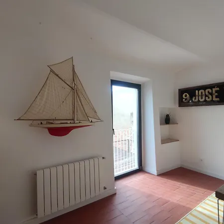 Nyaraló Emporda's Classic Townhouse Charm Albóns