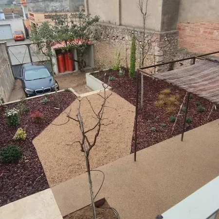Nyaraló Emporda's Classic Townhouse Charm